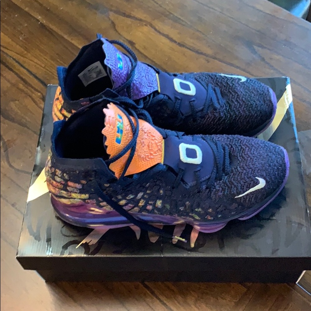 Lebron 17 Monstars
